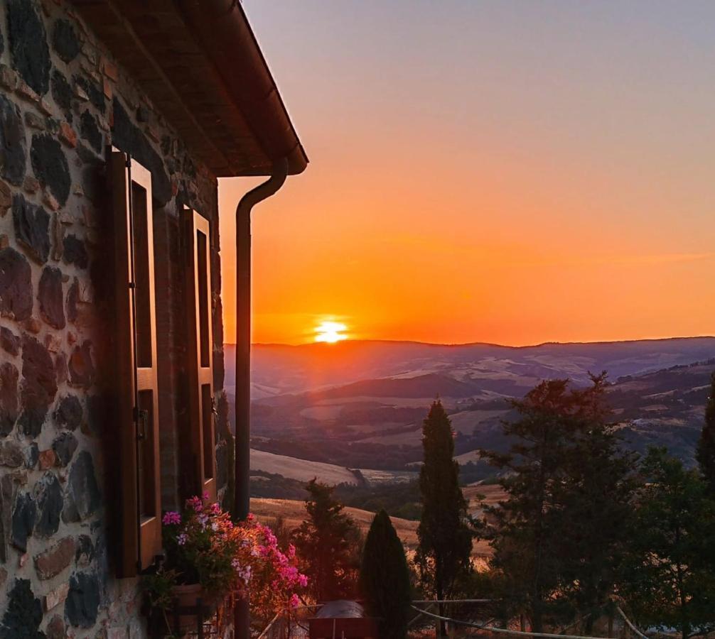 Casa Al Maestro B&B Радикофани Экстерьер фото