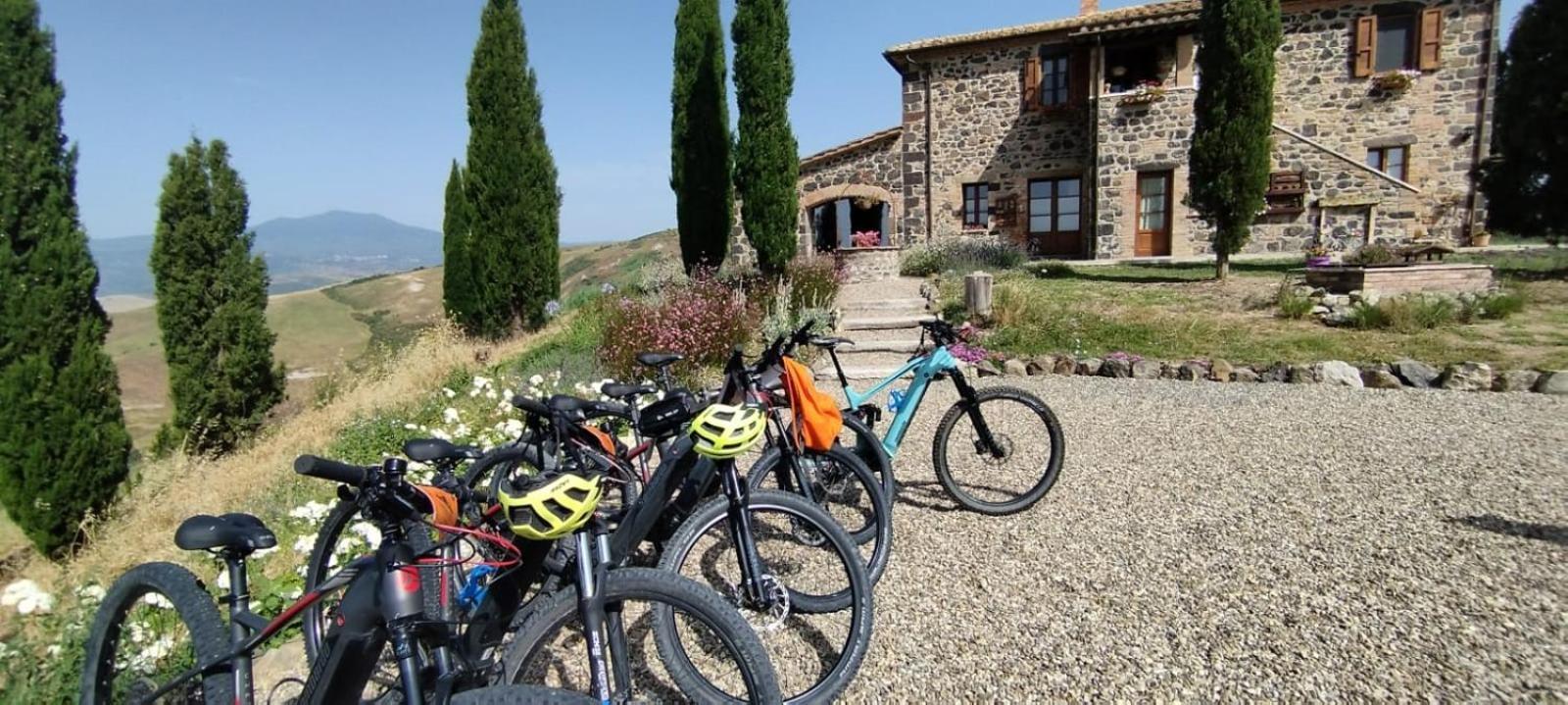 Casa Al Maestro B&B Радикофани Экстерьер фото