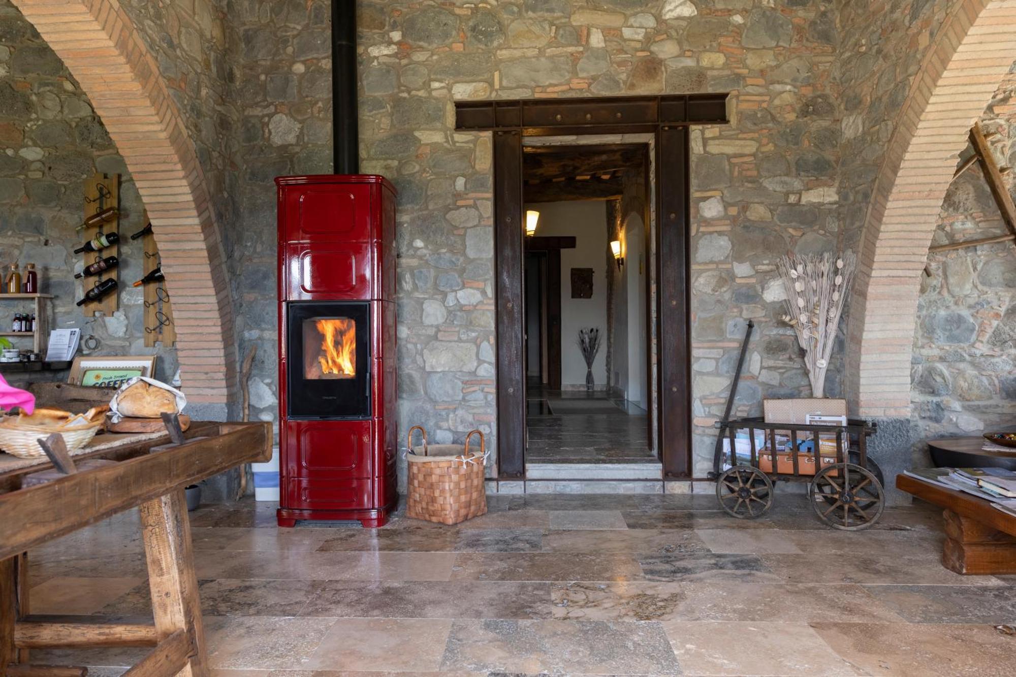 Casa Al Maestro B&B Радикофани Экстерьер фото